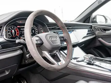 AUDI RS Q8 4.0 TFSI quattro Keramik Dyn  Vmax B&O ACC