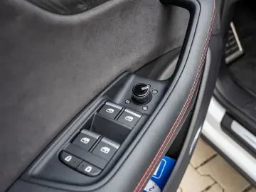 AUDI RS Q8 4.0 TFSI quattro Keramik Dyn  Vmax B&O ACC