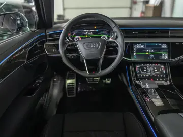 Audi A8 50 TDI quattro AHK PANO