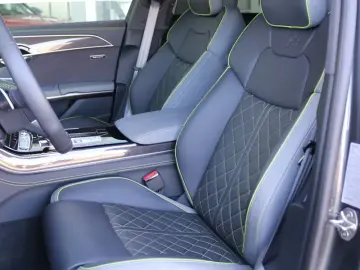 Audi A8 60 TFSI V8 S line Exclusive