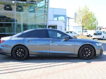 Audi A8 60 TFSI V8 S line Exclusive
