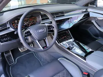 Audi A8 60 TFSI V8 S line Exclusive