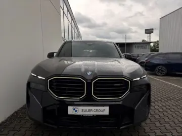 BMW XM AHK IconicGlow B&W LCProf SZH v h DrivAssProf