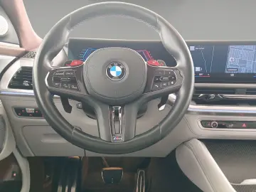 BMW XM Massage Bowers & Wilkins AHK LiveCockpitProf