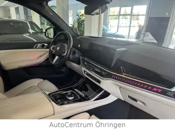 BMW X7 xD40i LCI M-Sport-Pro Sky-Lounge 7-S HUD ACC