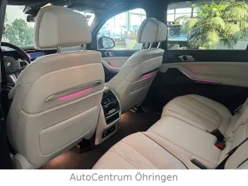 BMW X7 xD40i LCI M-Sport-Pro Sky-Lounge 7-S HUD ACC