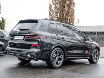 BMW X7 xDrive40d M Sport HUD PANO ACC AHK 360 KAM