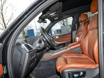 BMW X7 xDrive40d M Sport HUD PANO ACC AHK 360 KAM