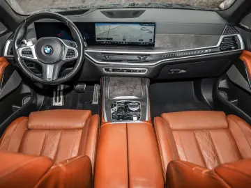 BMW X7 xDrive40d M Sport HUD PANO ACC AHK 360 KAM