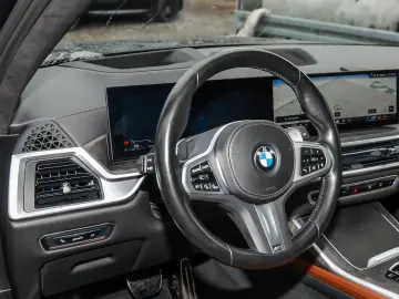 BMW X7 xDrive40d M Sport HUD PANO ACC AHK 360 KAM