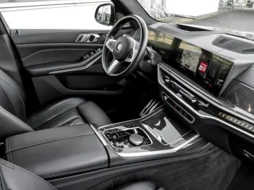 BMW X7 xDrive40d M SPORT PRO DA PA HuD H K PANO
