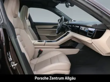 PORSCHE Taycan Burmester Luftfederung Rückfahrkamera