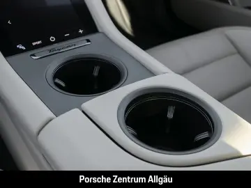 PORSCHE Taycan Burmester Luftfederung Rückfahrkamera