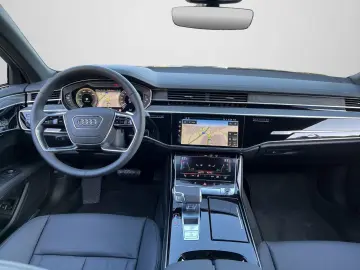 Audi A8 60 TFSI e quattro 340(462)