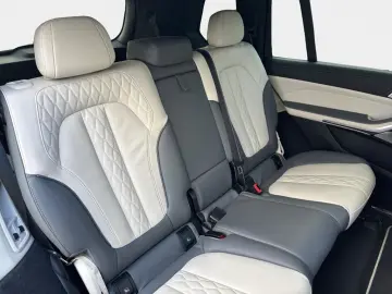 BMW X7 xDrive40d M Sport Pro Individual Pano B&W ACC