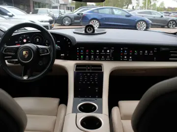 PORSCHE Taycan 4S Performance 84 kWh   Porsche Approved