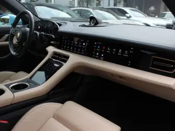 PORSCHE Taycan 4S Performance 84 kWh   Porsche Approved