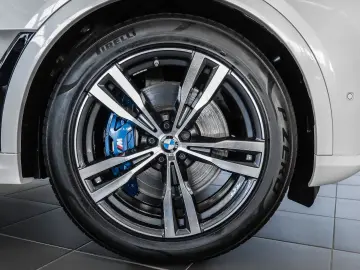 BMW X7 xDrive40d M Sport HUD PANO ACC 360 KAM RFK