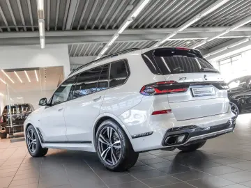 BMW X7 xDrive40d M Sport HUD PANO ACC 360 KAM RFK