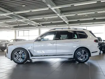 BMW X7 xDrive40d M Sport HUD PANO ACC 360 KAM RFK