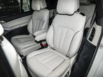 BMW X7 xDrive40d M Sport HUD PANO ACC 360 KAM RFK