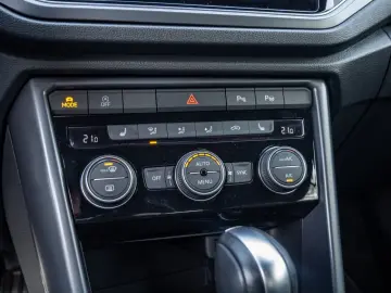 VW T-Roc Cabriolet R-LINE TSI DSG ALU 19 LEDER LED