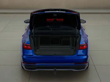 Audi A8 lang 60 TFSI e quattro AHK Pano