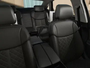 Audi A8 lang 60 TFSI e quattro AHK Pano