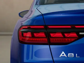 Audi A8 lang 60 TFSI e quattro AHK Pano