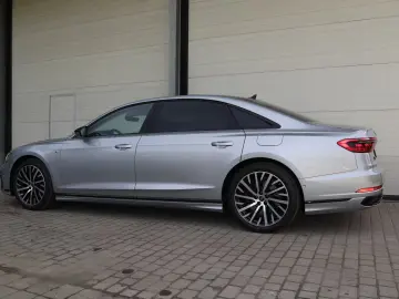 Audi A8 L 60 TFSI e lang EXCLUSIVE S-LINE