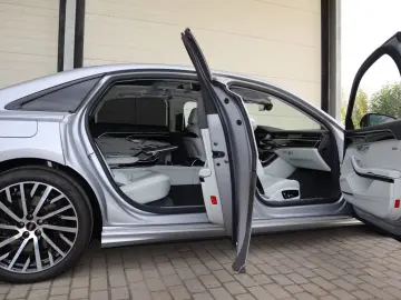 Audi A8 L 60 TFSI e lang EXCLUSIVE S-LINE