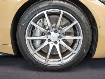 MERCEDES-BENZ AMG GT 43 wüstensand savannenbeige MANUFAKTUR