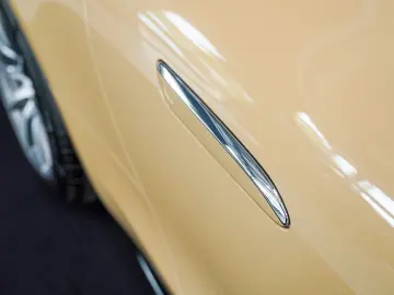 MERCEDES-BENZ AMG GT 43 wüstensand savannenbeige MANUFAKTUR