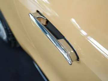 MERCEDES-BENZ AMG GT 43 wüstensand savannenbeige MANUFAKTUR