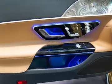 MERCEDES-BENZ AMG GT 43 wüstensand savannenbeige MANUFAKTUR