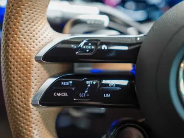 MERCEDES-BENZ AMG GT 43 wüstensand savannenbeige MANUFAKTUR