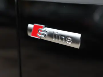 Audi A8 60 TFSIe lang exclusive 2xS-Line