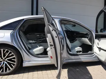 Audi A8 L 60 TFSIe lang EXCLUSIVE S-LINE