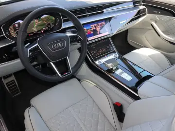 Audi A8 L 60 TFSIe lang EXCLUSIVE S-LINE
