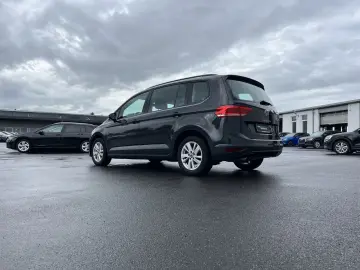 VW Touran 2.0 TDI DSG Comfortline 154€ m.20% Anz. 7