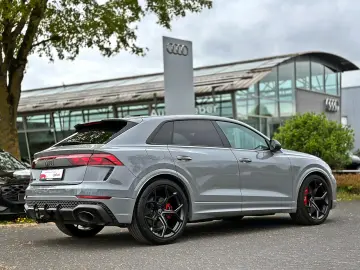 Audi RSQ8 perf.3xCARBON B&O ADV.STHZG