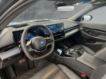 BMW 530 e xDRIVE TOURING