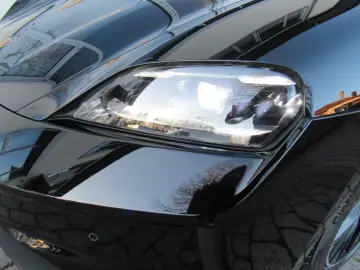 Porsche Taycan MY25 SPORT TURISMO TV FOND
