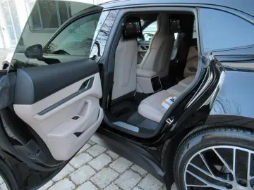 Porsche Taycan MY25 SPORT TURISMO TV FOND