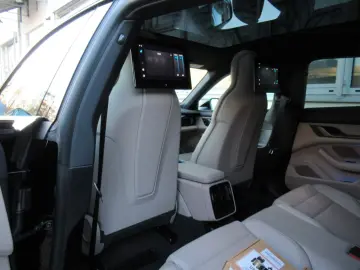 Porsche Taycan MY25 SPORT TURISMO TV FOND