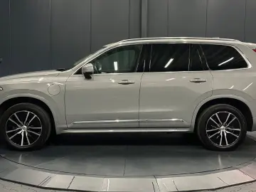 VOLVO XC90 Core Recharge Plug-In Hybrid AWD  7-SITZER