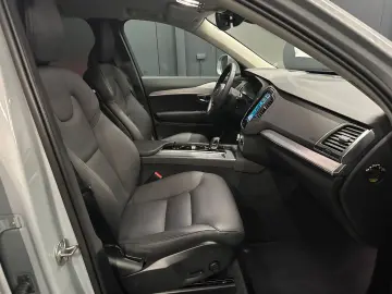 VOLVO XC90 Core Recharge Plug-In Hybrid AWD  7-SITZER
