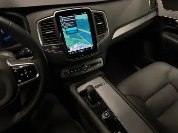 VOLVO XC90 Core Recharge Plug-In Hybrid AWD  7-SITZER