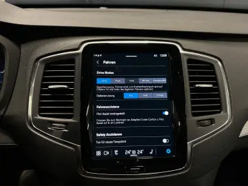 VOLVO XC90 Core Recharge Plug-In Hybrid AWD  7-SITZER