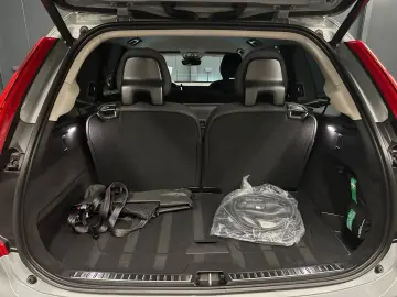 VOLVO XC90 Core Recharge Plug-In Hybrid AWD  7-SITZER